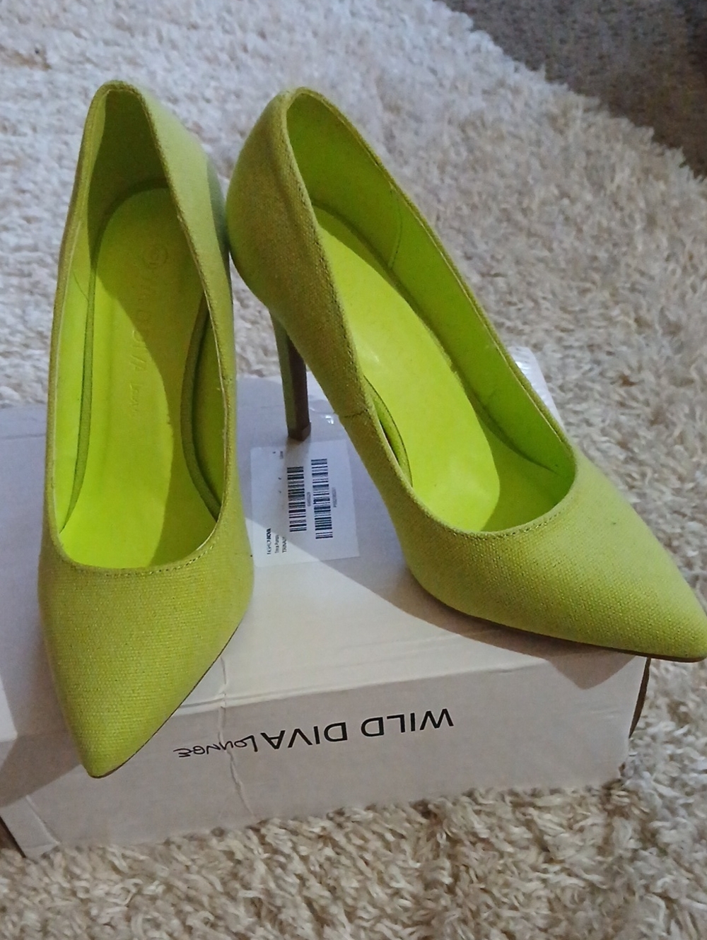 Line Green Pumps